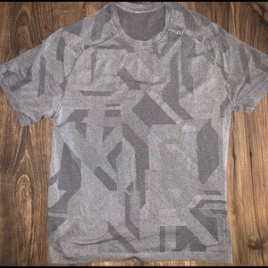 Lululemon gray workout tshirt